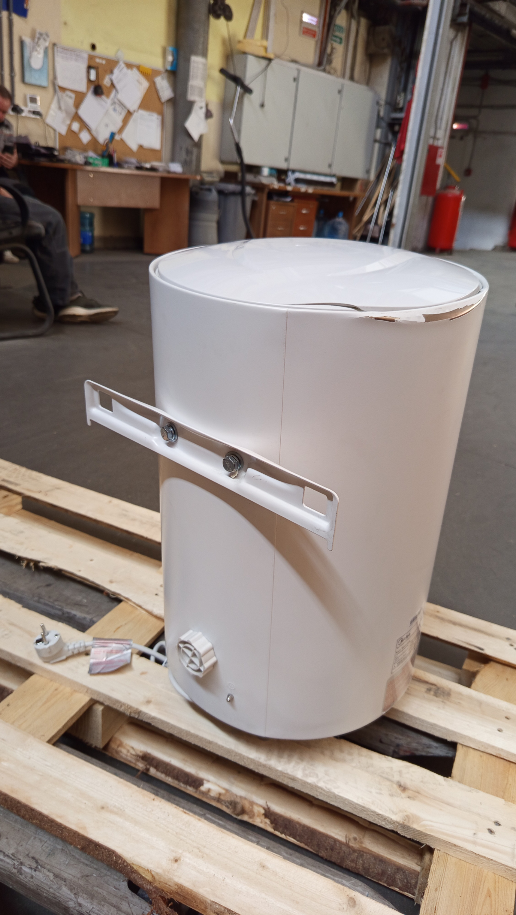 Водонагреватель накопительный Midea MWH-3015-CEM УЦЕНЁННЫЙ ТОВАР
